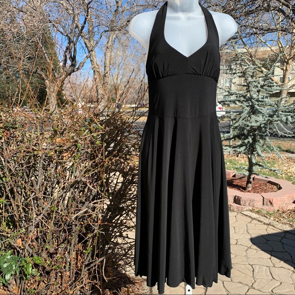VENUS Dresses & Skirts - Venus Black Halter Neck Lace Up Back Midi Dress| M